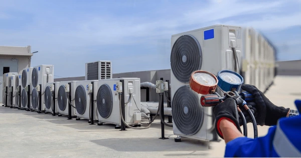 air-conditioner-service-the-technician-600nw